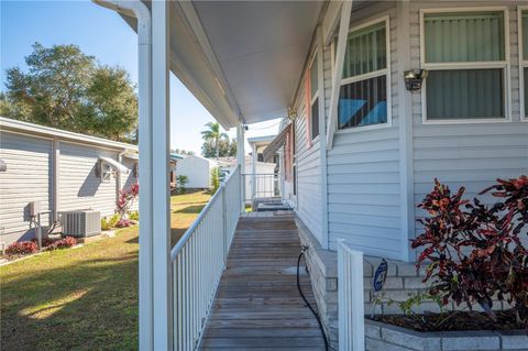 A home in LAKE WALES