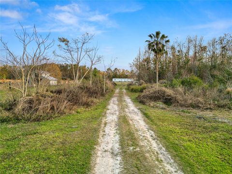 A home in LAKELAND