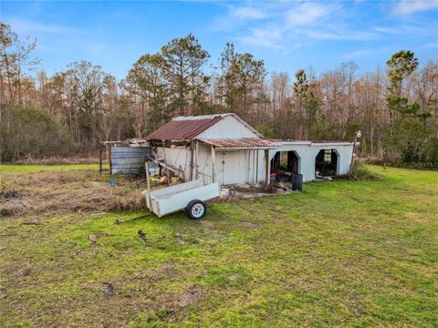 A home in LAKELAND