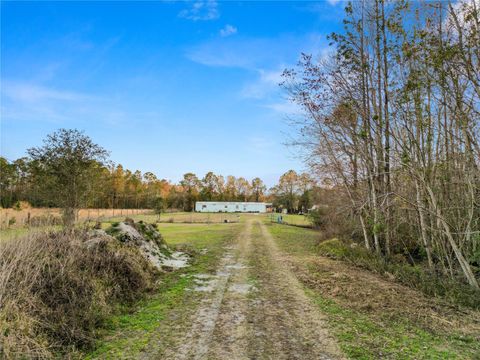 A home in LAKELAND