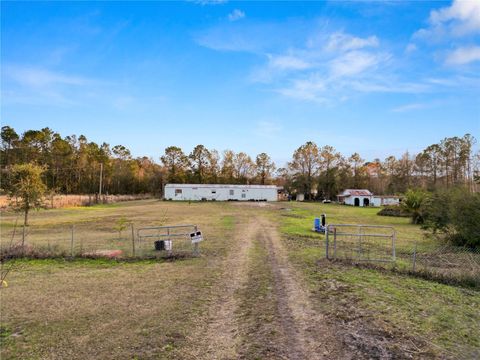 A home in LAKELAND