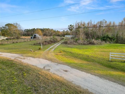 A home in LAKELAND