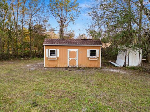 A home in LAKELAND