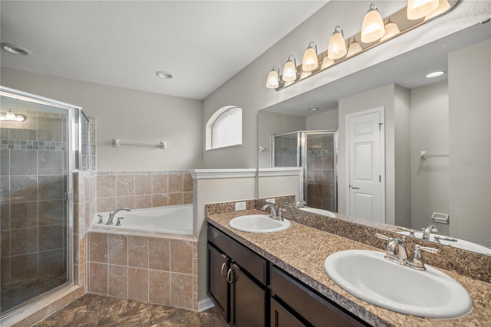 KINGSLAND COUNTRY ESTATES FOREST GLENN - Residential