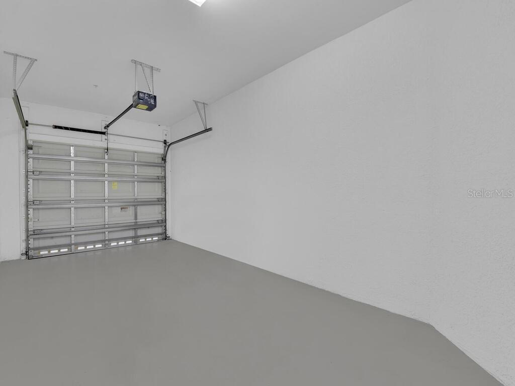 HAMILTON/LUCAYA - Residential