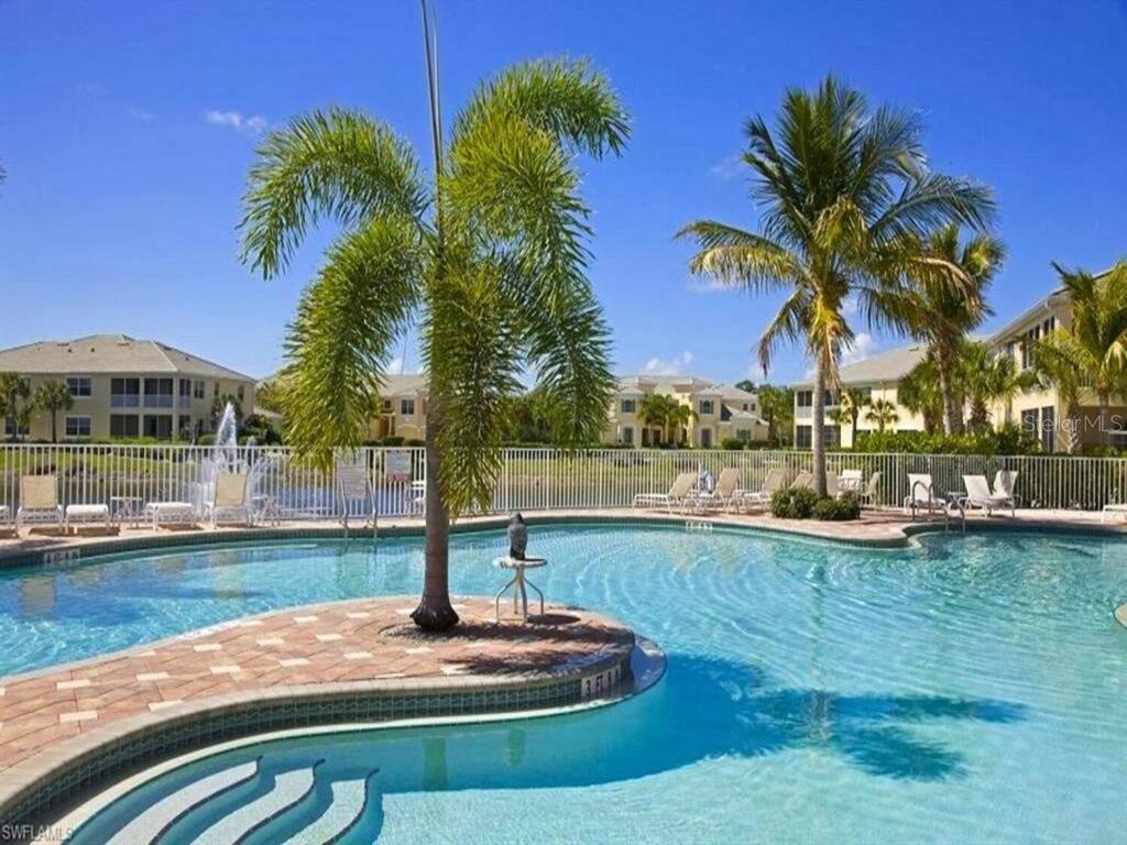 HAMILTON/LUCAYA - Residential