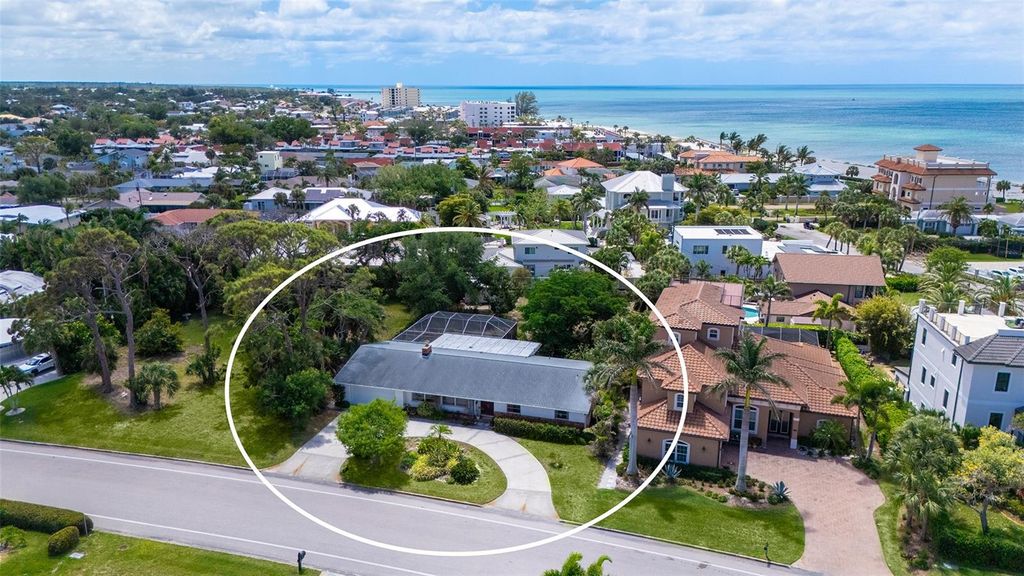 Photo of 621 Alhambra Road, Venice, FL 34285 (MLS # A4696226)