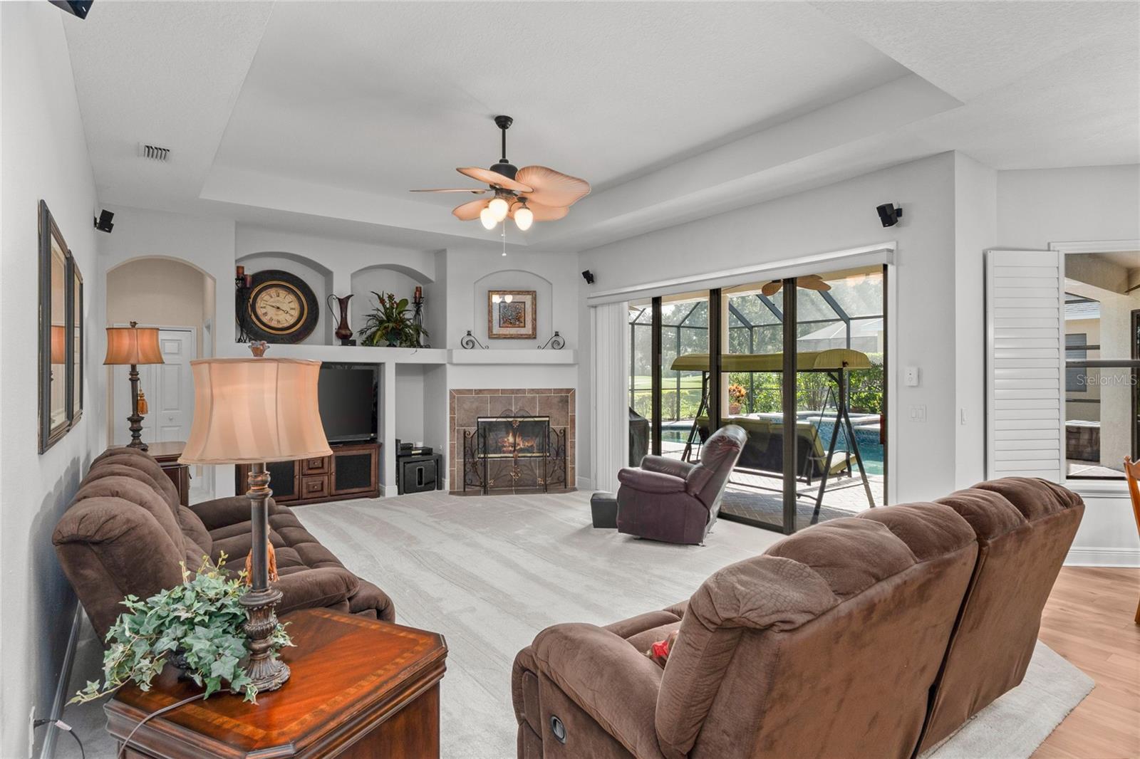 NINE EAGLES UNIT ONE SEC I - Residential