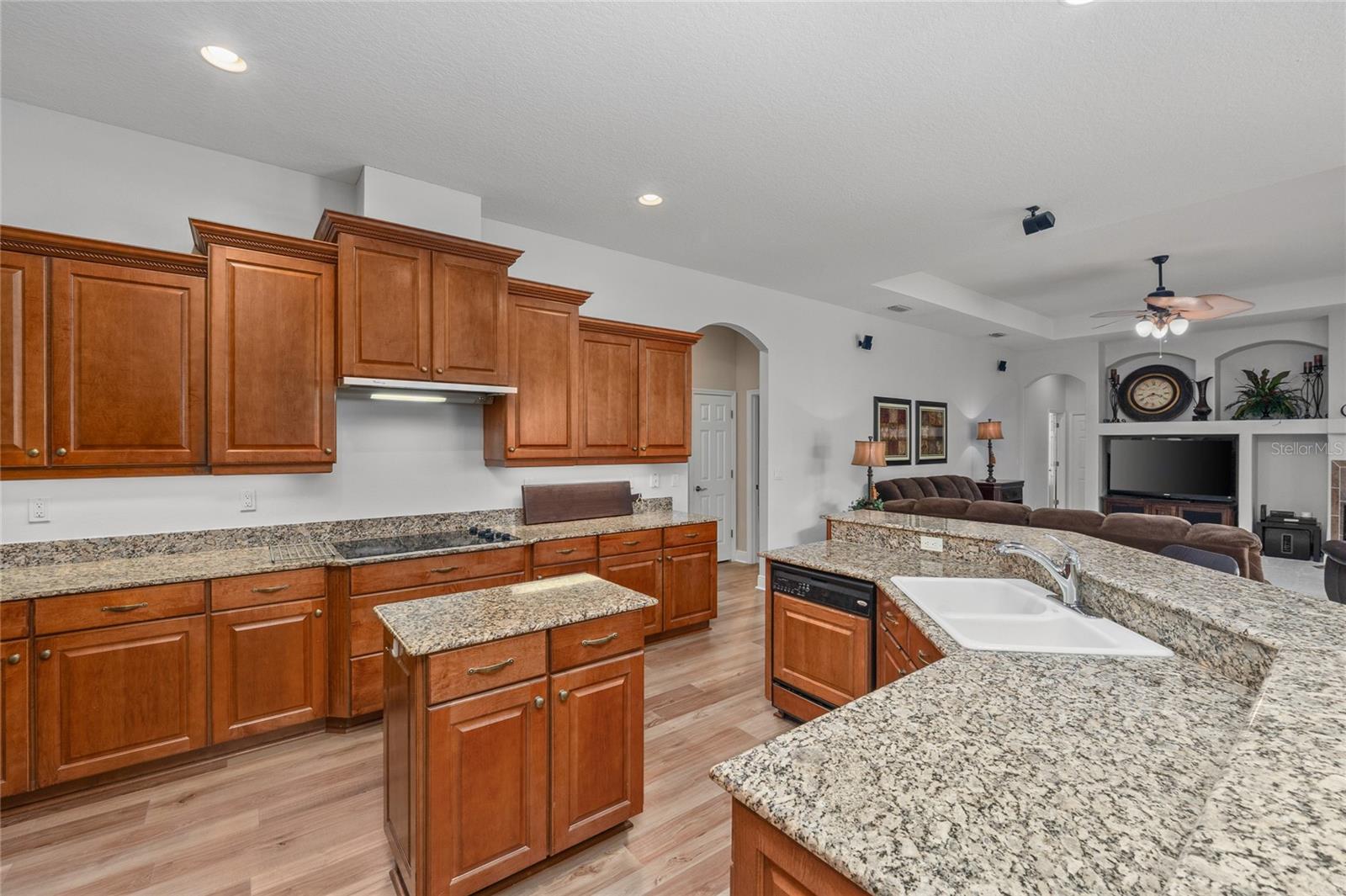 NINE EAGLES UNIT ONE SEC I - Residential
