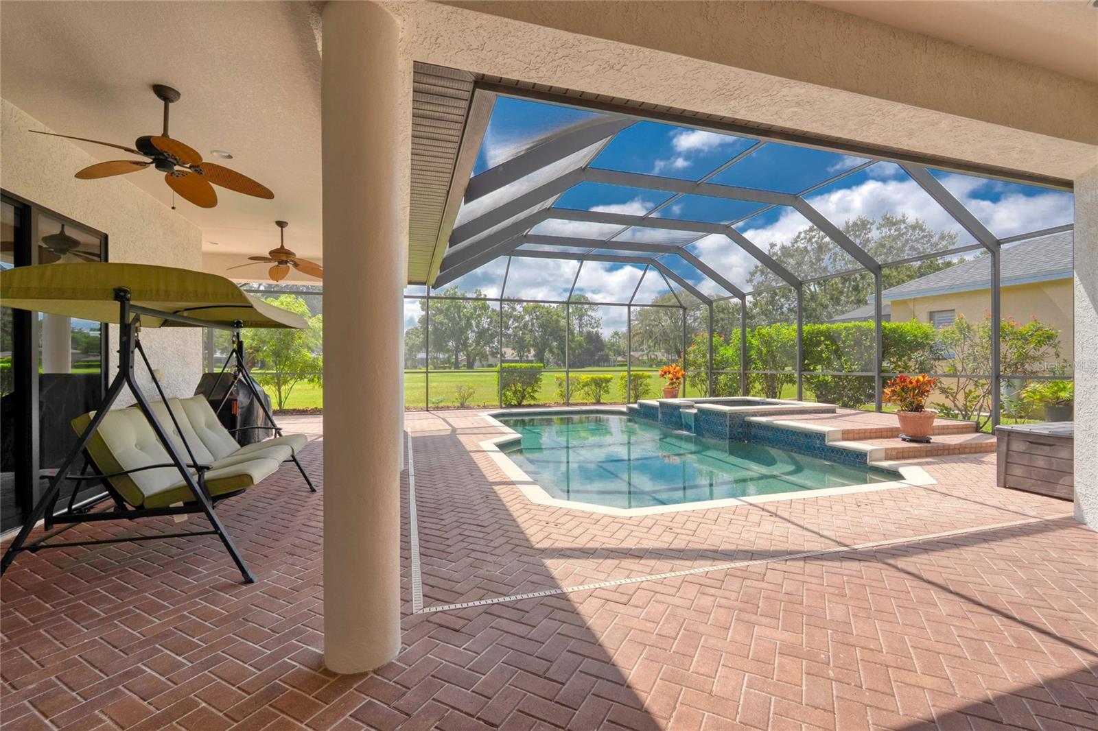 NINE EAGLES UNIT ONE SEC I - Residential