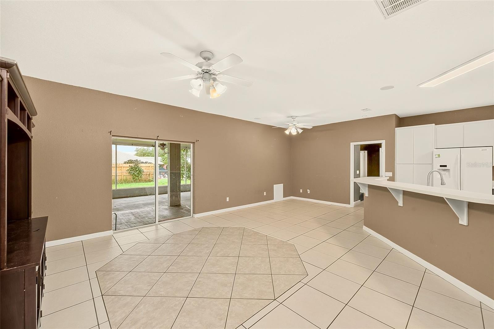 209 WHITE CLIFF BOULEVARD