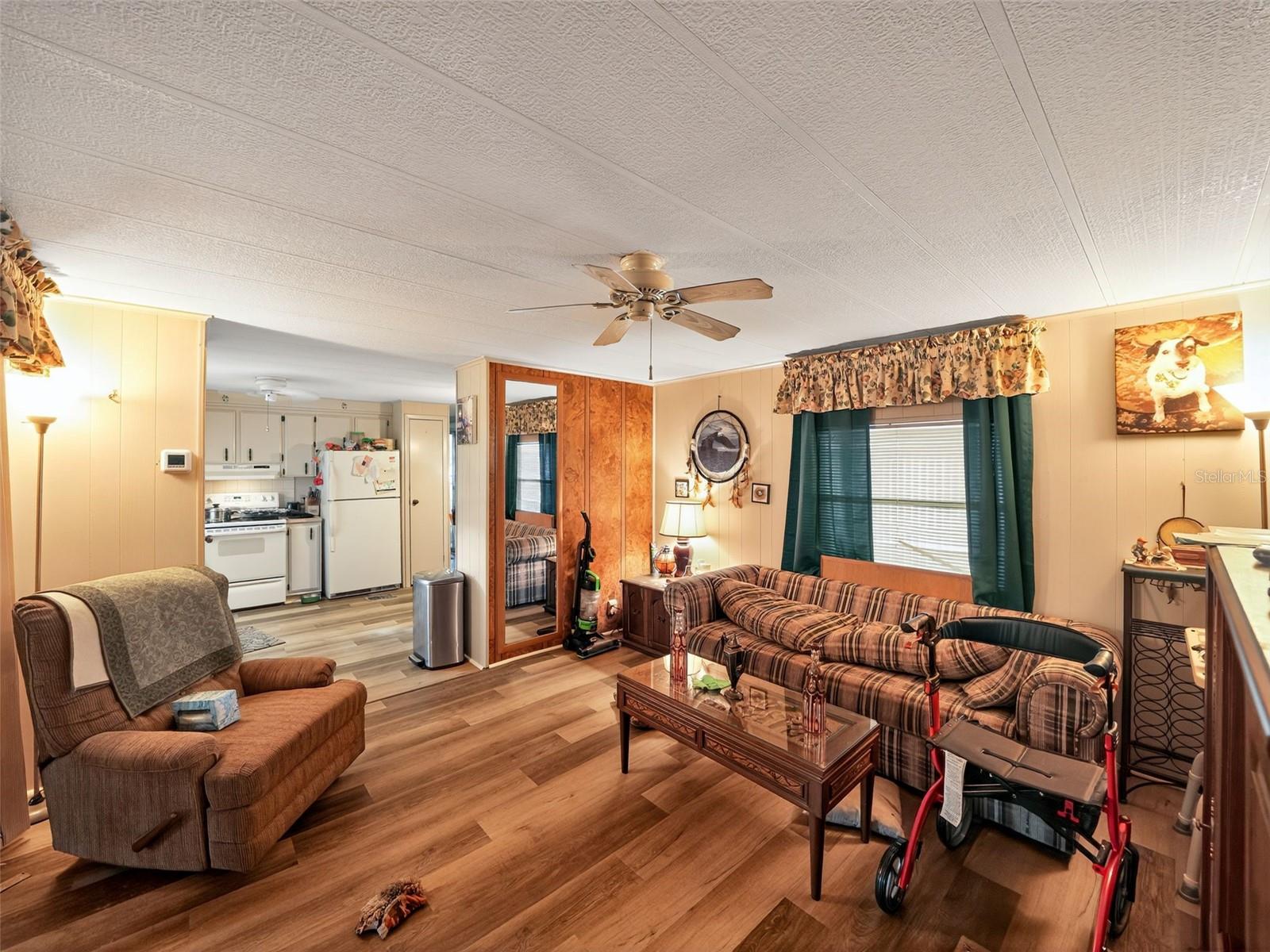 CALOOSA LAKE VILLAGE - Residential