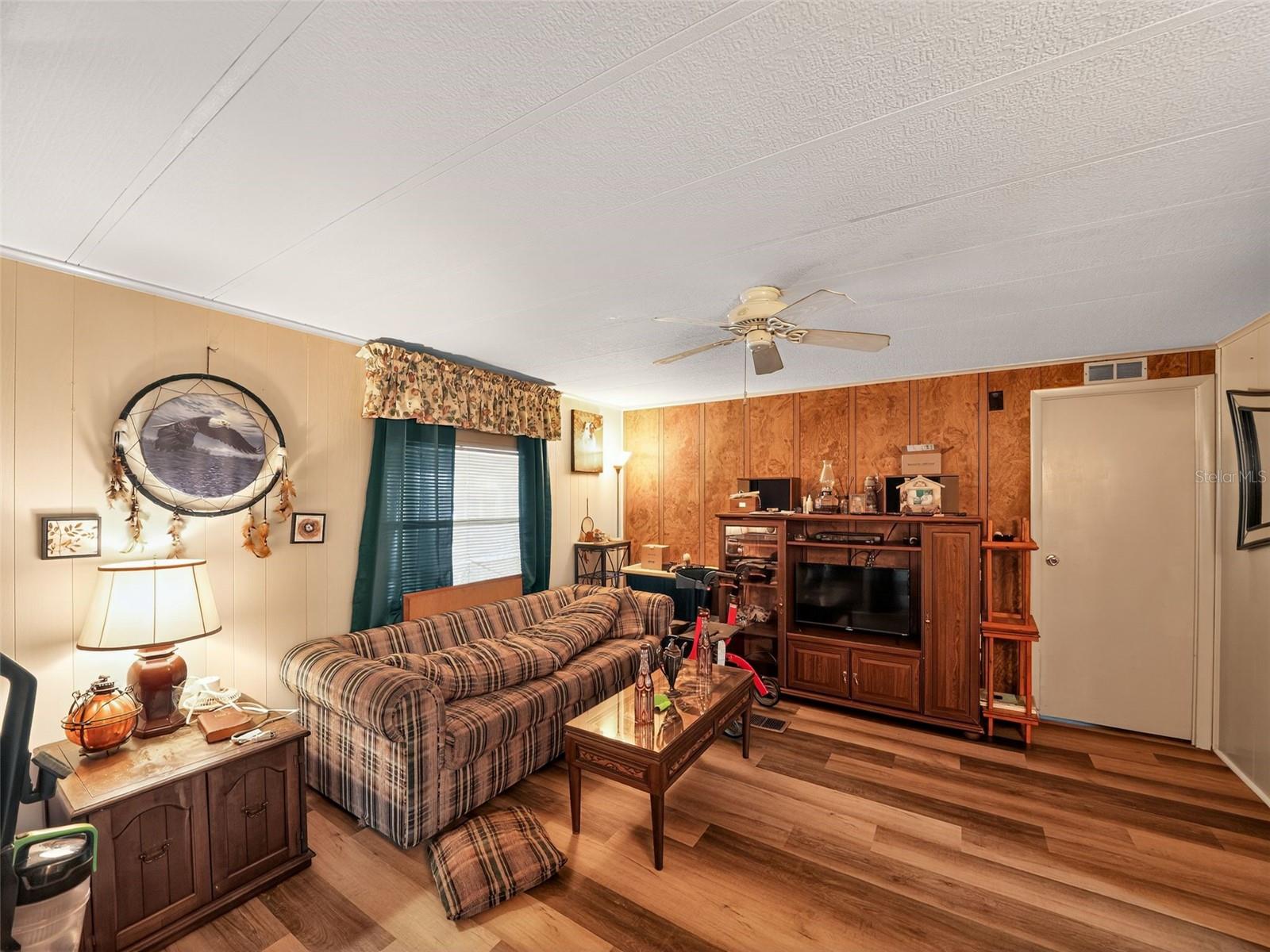 CALOOSA LAKE VILLAGE - Residential