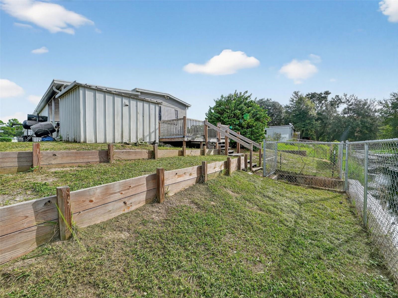 CALOOSA LAKE VILLAGE - Residential