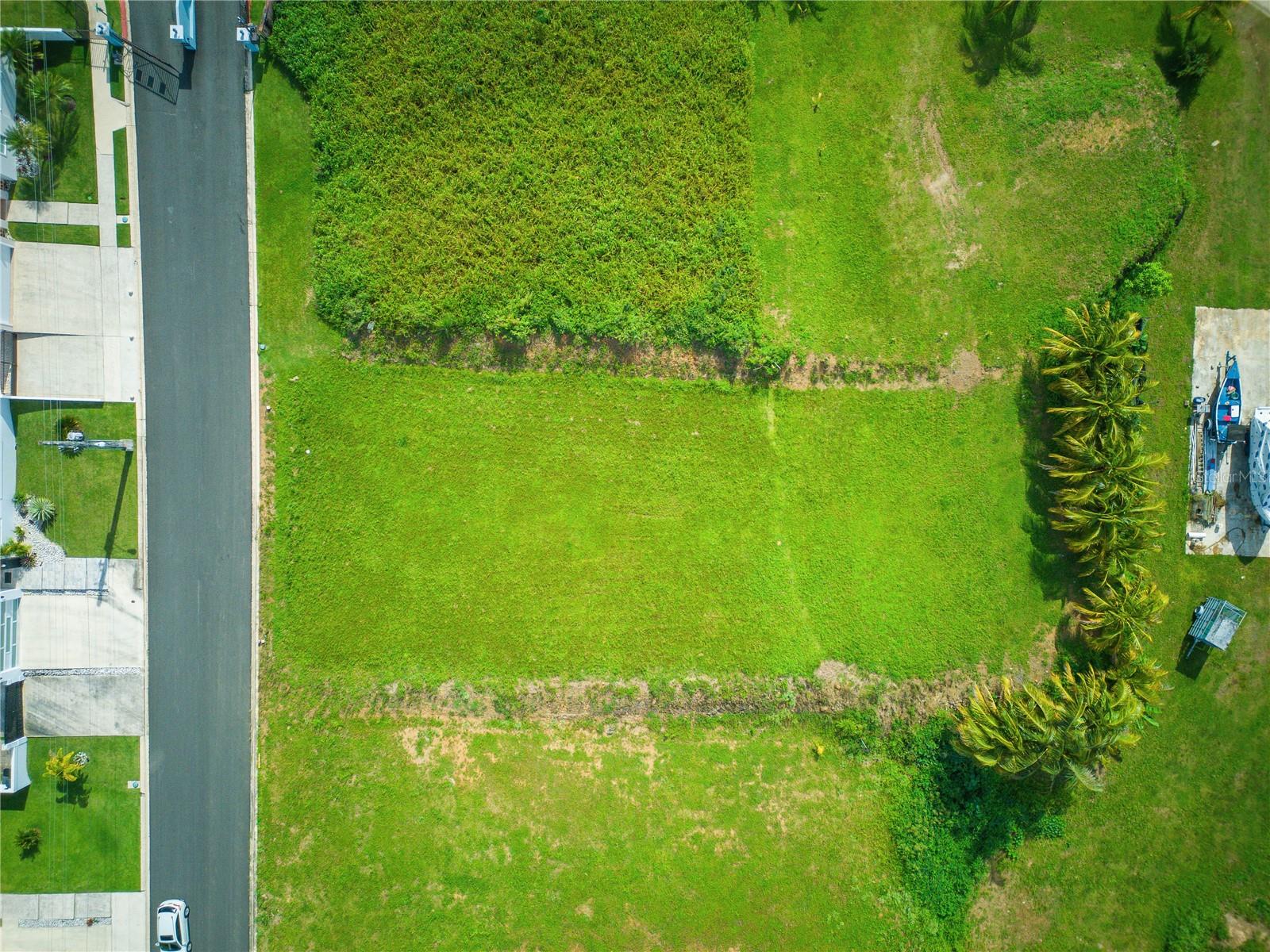 E-2 S CALLE REINA MORA