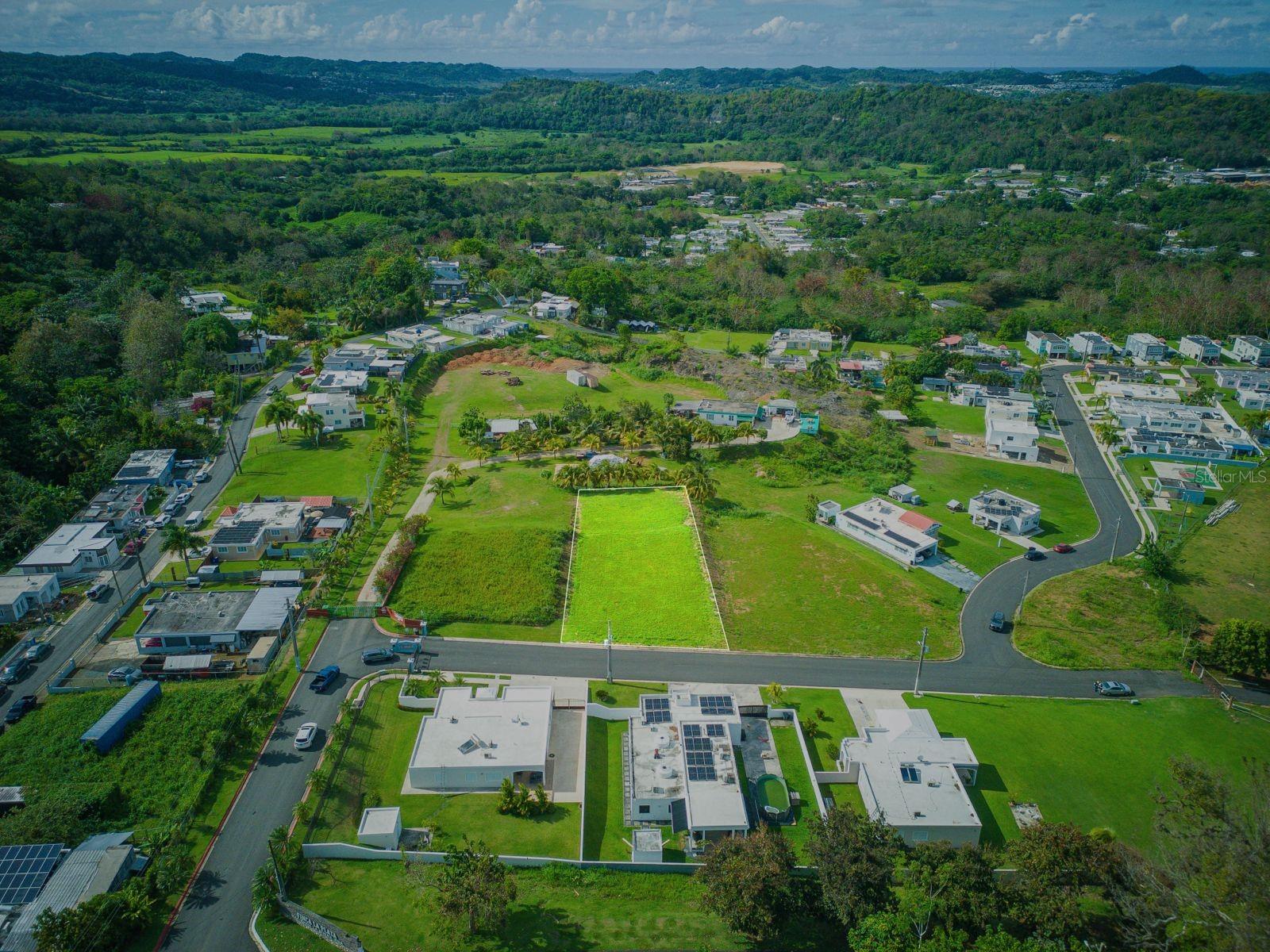 E-2 S CALLE REINA MORA