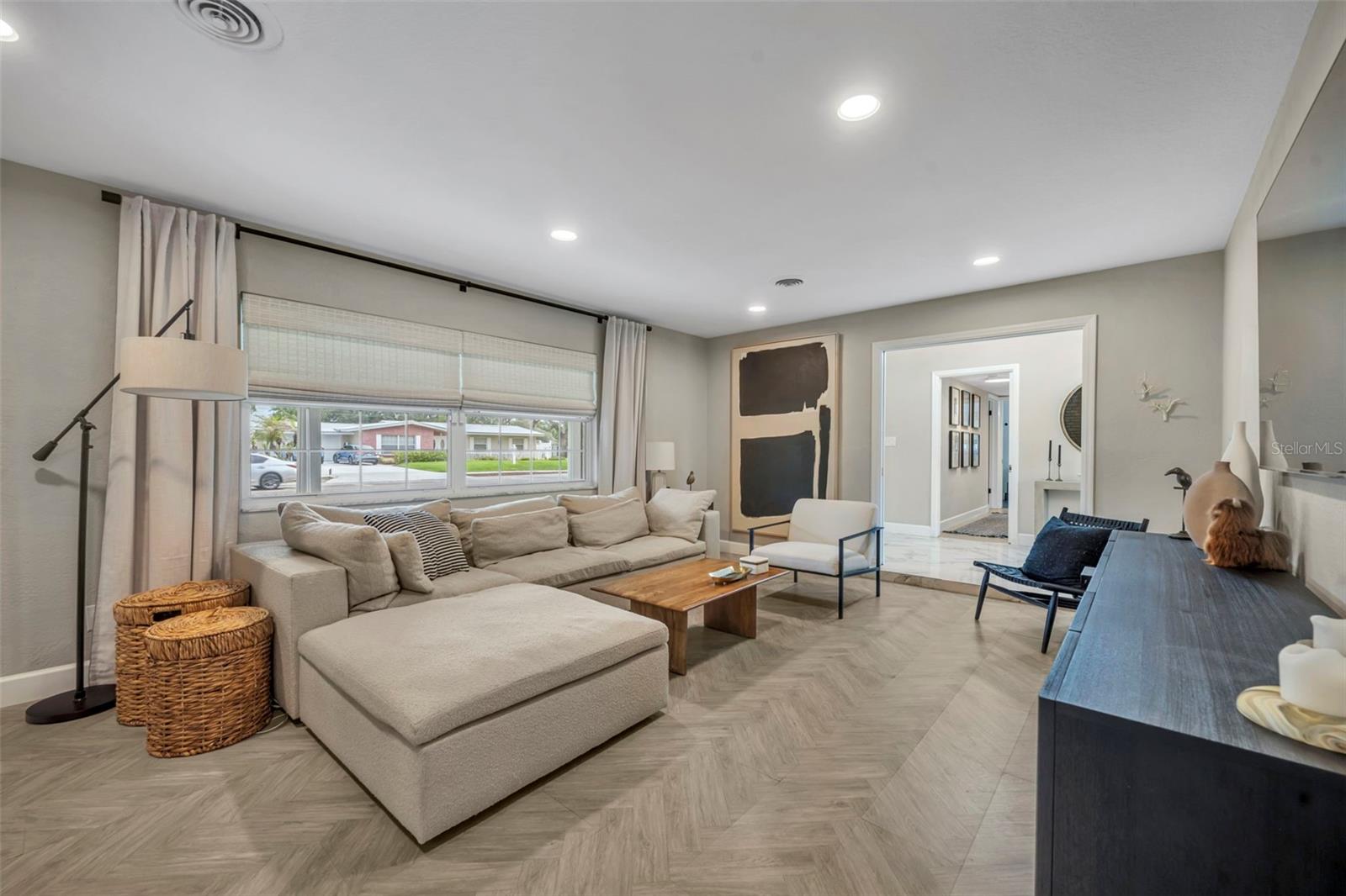 ENGLISH ESTATES UNIT 2 - Residential
