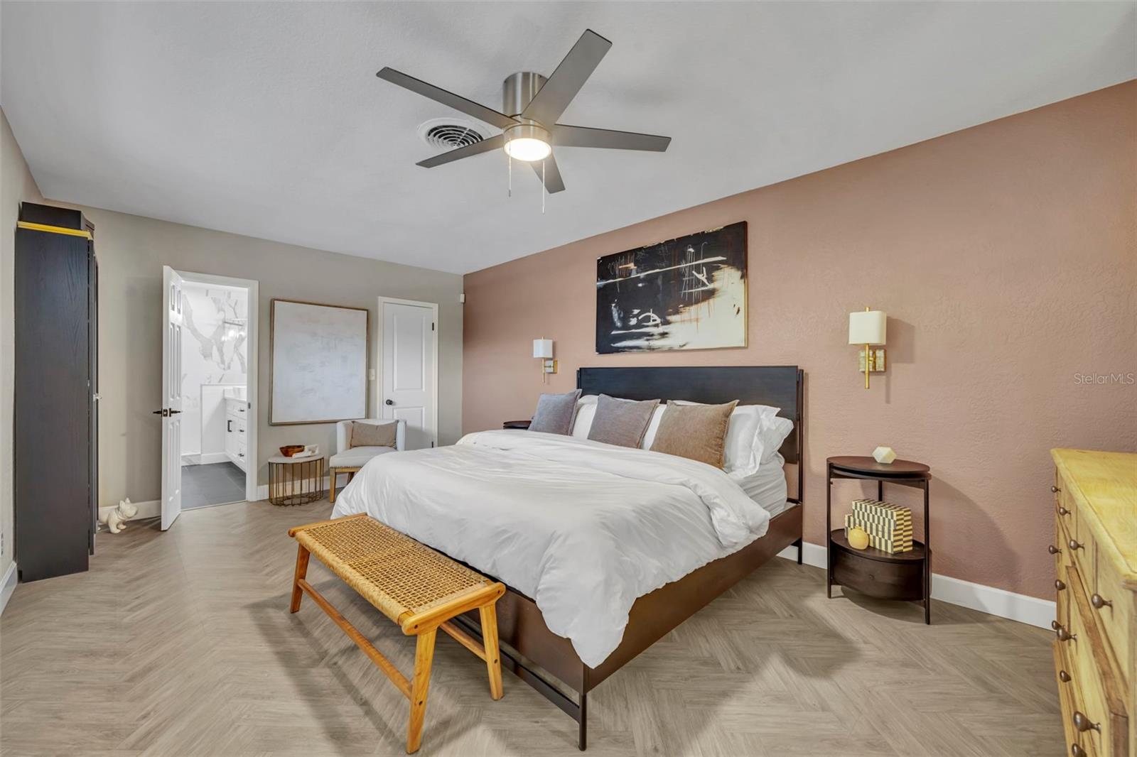 ENGLISH ESTATES UNIT 2 - Residential