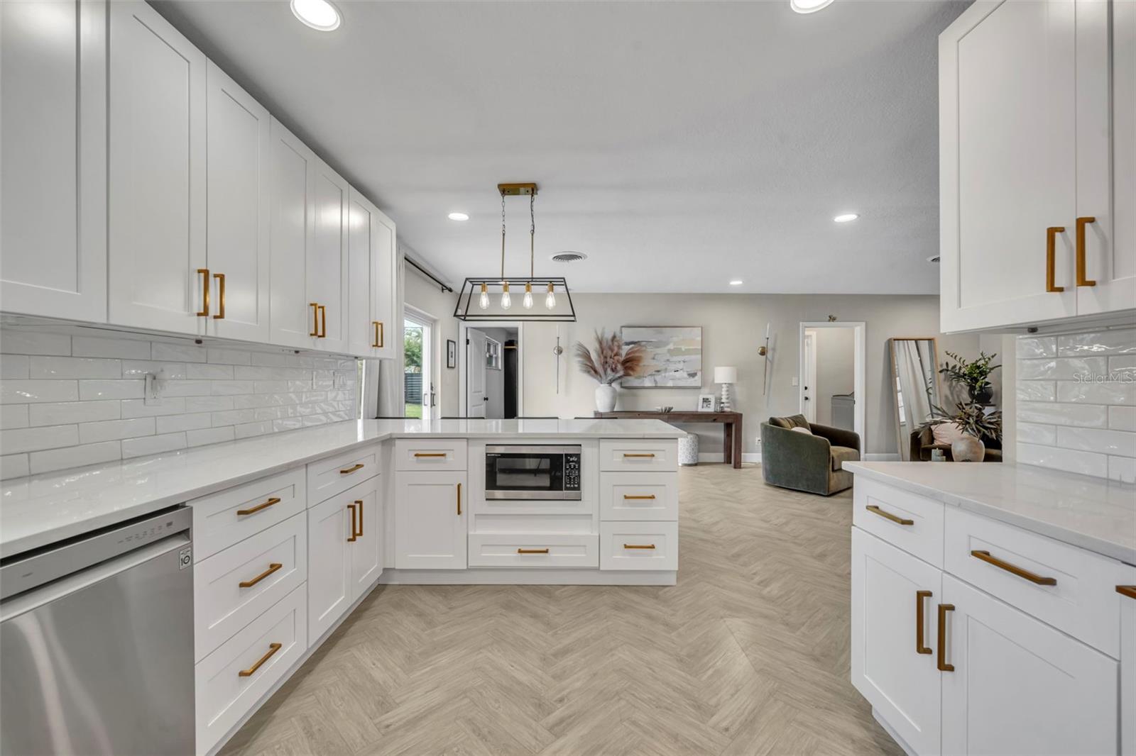 ENGLISH ESTATES UNIT 2 - Residential
