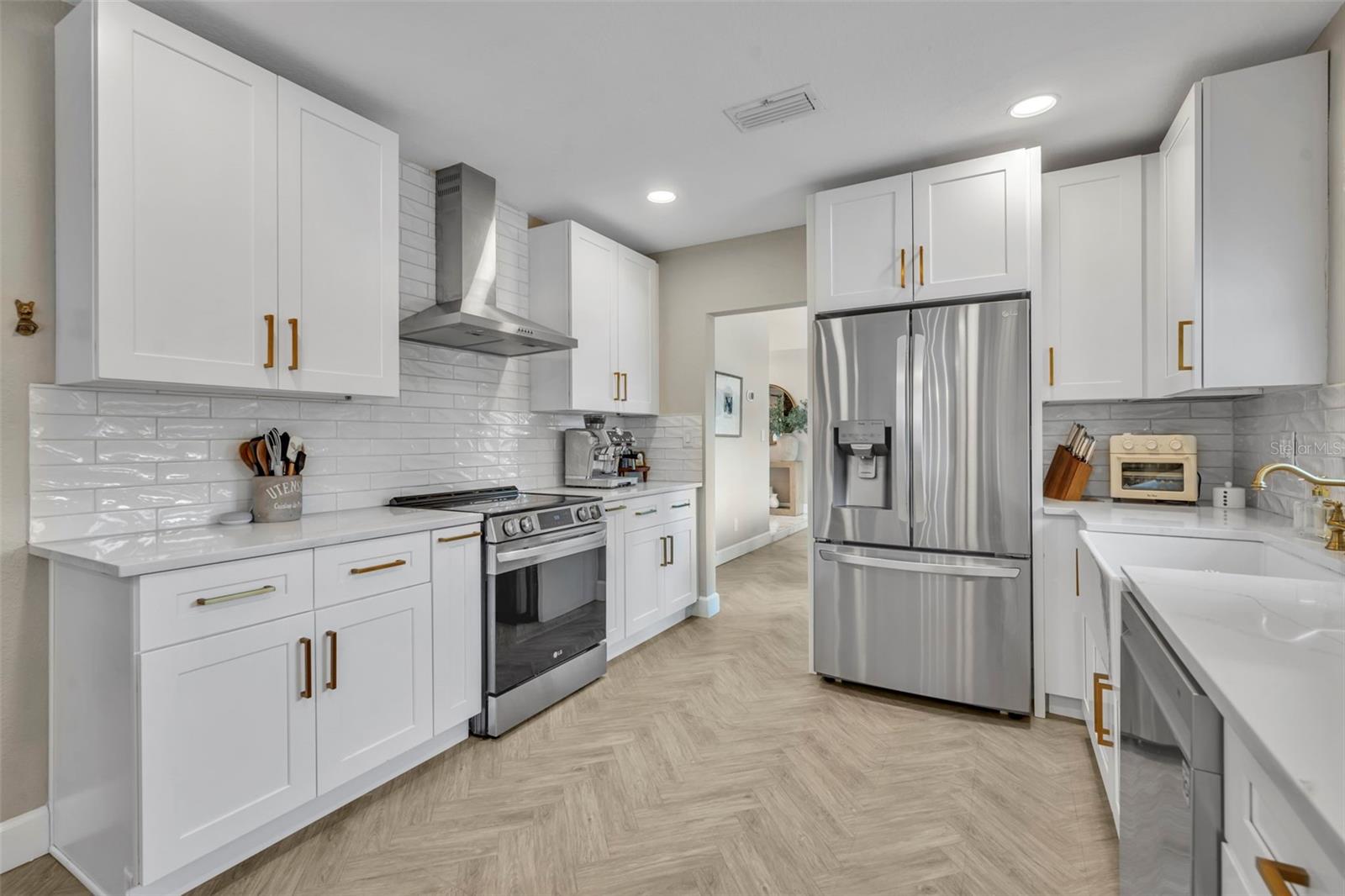 ENGLISH ESTATES UNIT 2 - Residential