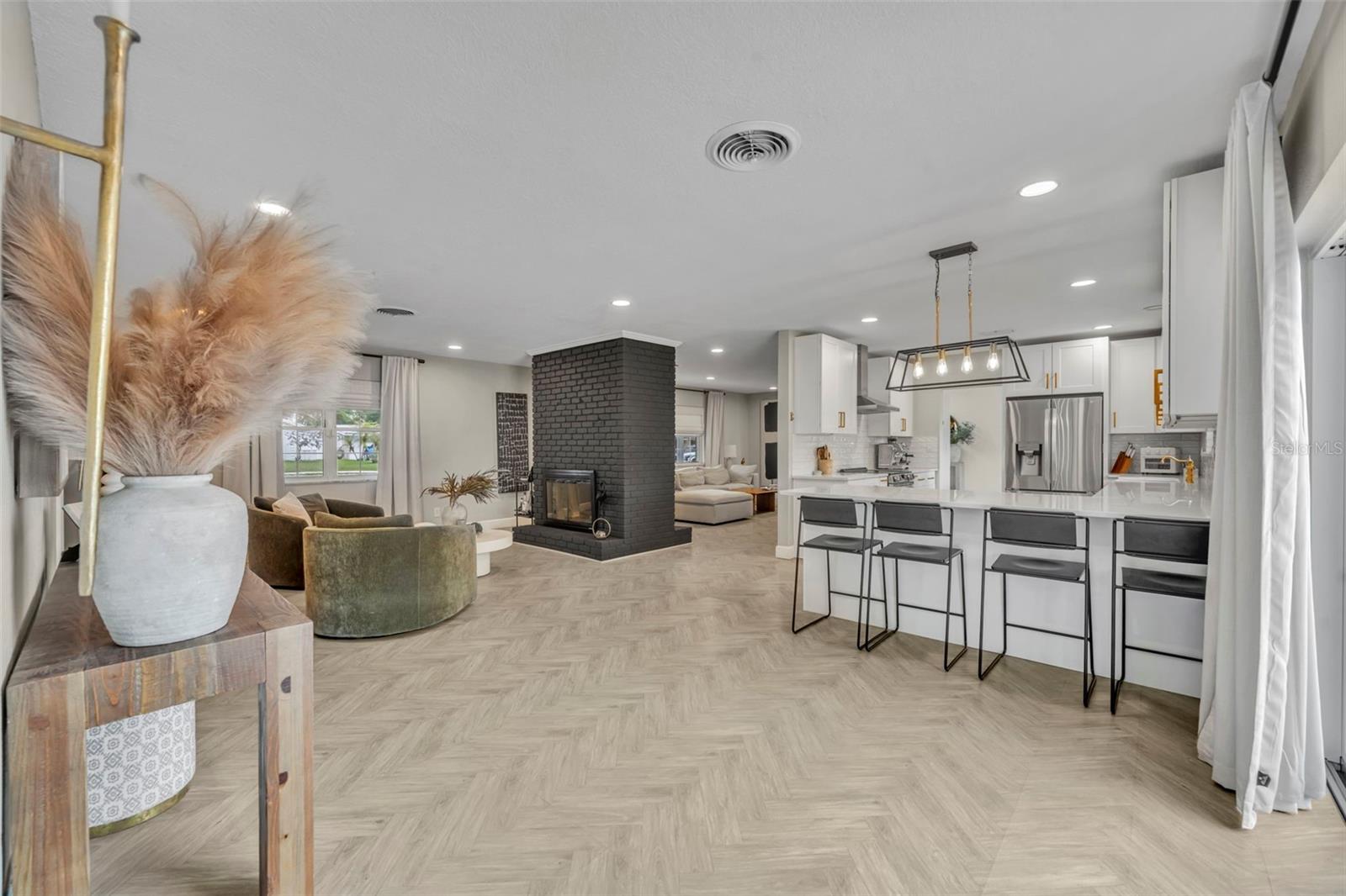 ENGLISH ESTATES UNIT 2 - Residential