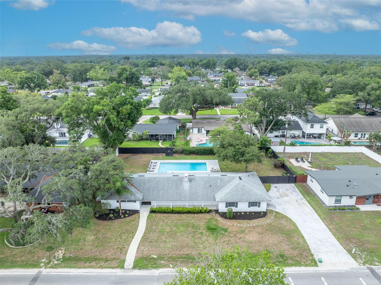 ENGLISH ESTATES UNIT 2 - Residential