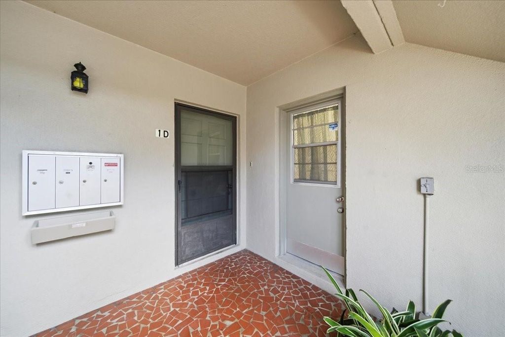 Photo of 689 Lake Howard Drive NW #1D, Winter Haven, FL 33880 (MLS # P4937838)