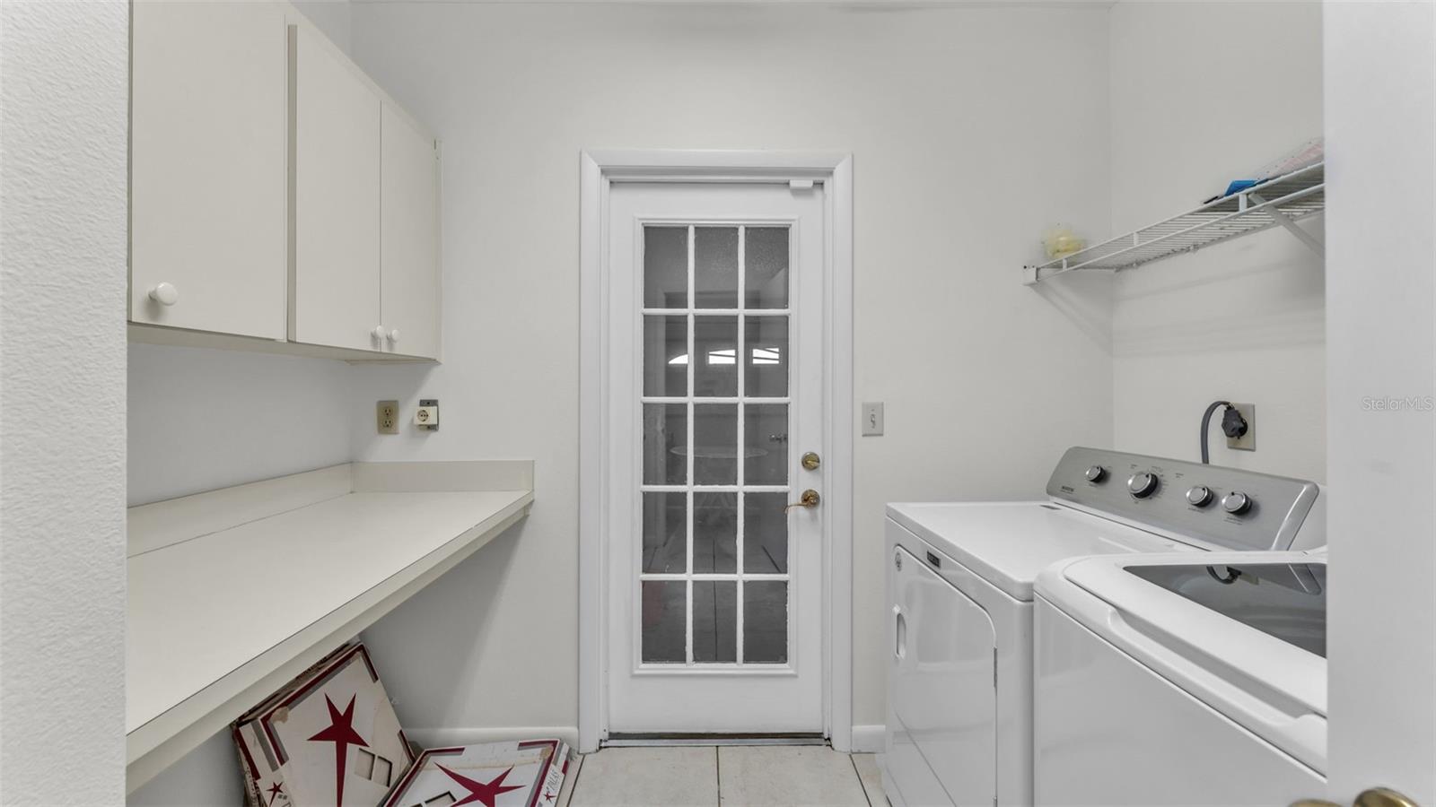 ENGLELAKE - Residential