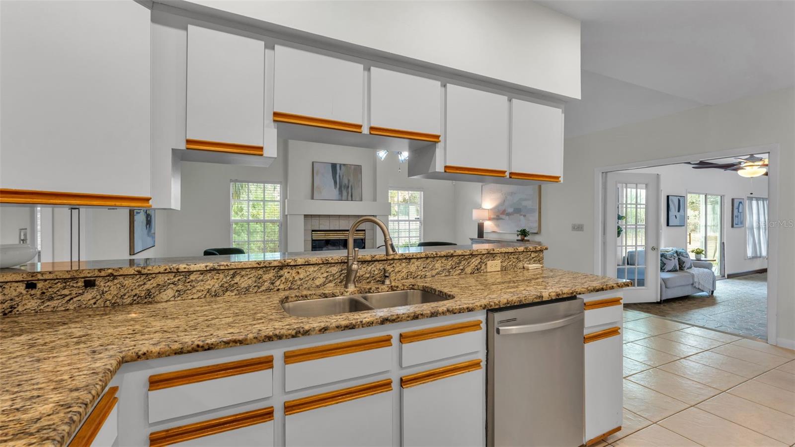 ENGLELAKE - Residential