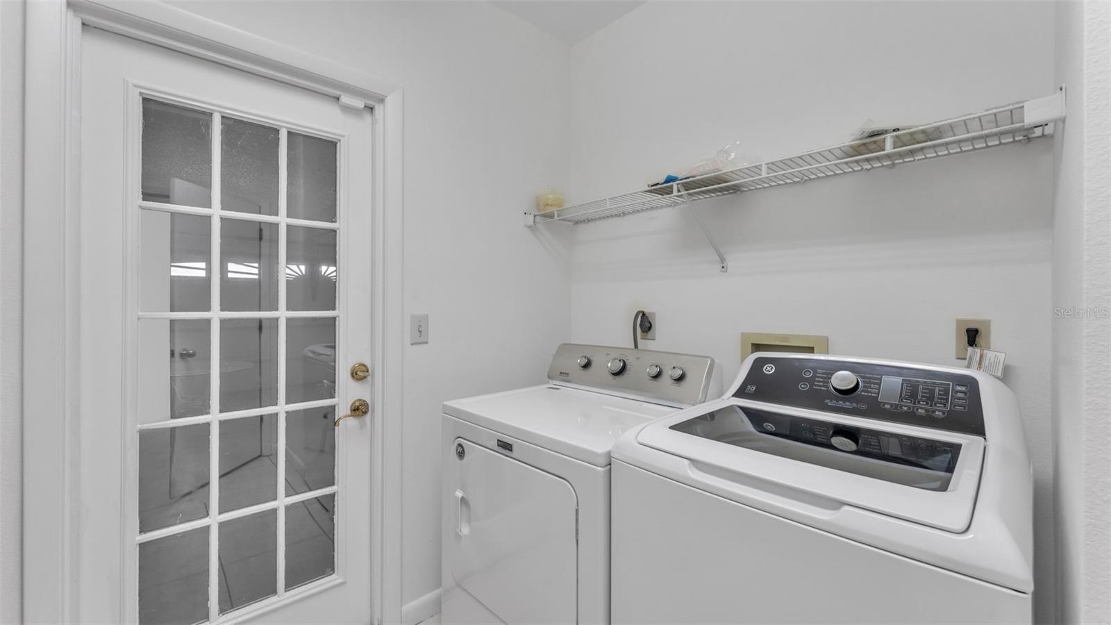 ENGLELAKE - Residential