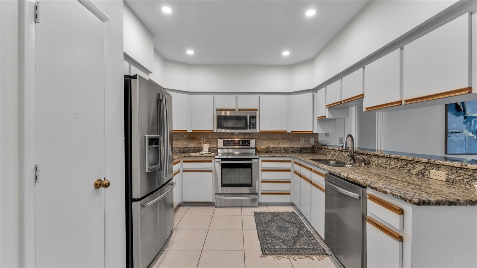 ENGLELAKE - Residential