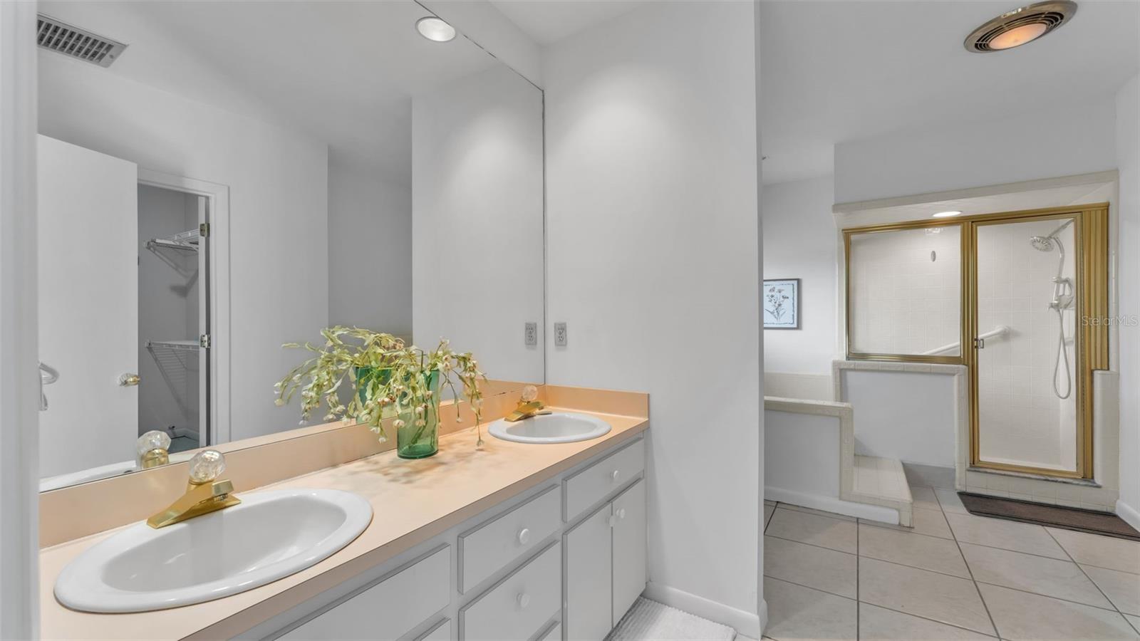 ENGLELAKE - Residential