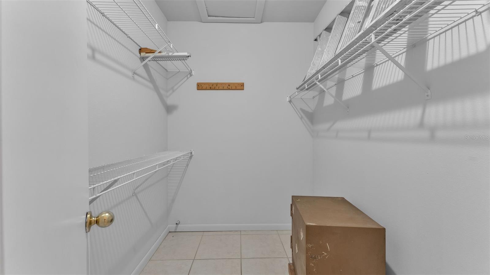 ENGLELAKE - Residential