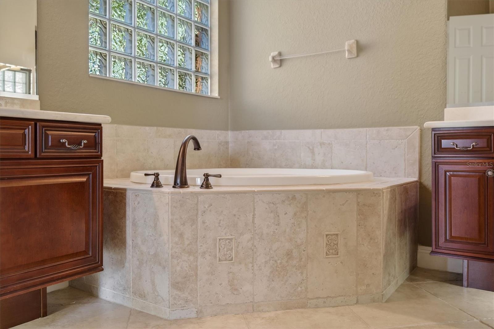 ENCLAVE/MAITLAND A-F - Residential