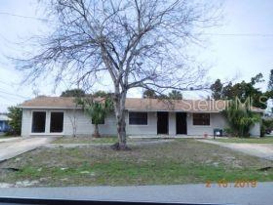 ARE YOU READY TO INVEST IN DUPLEX WITH TENANTS IN PLACE?  NEW ROOF 10/2020...  1860 - 2 BEDR. 1 BATH UNIT. A/C REPLACED 10/2019, NEW STOVE 2021. THESE LONG TERM  TENANT'S ARE ON A MONTH TO MONTH LEASE....1862 - 3 BEDR.  1 BATH UNIT. THIS TENANT HAS LEASE UNTIL APRIL 2022.