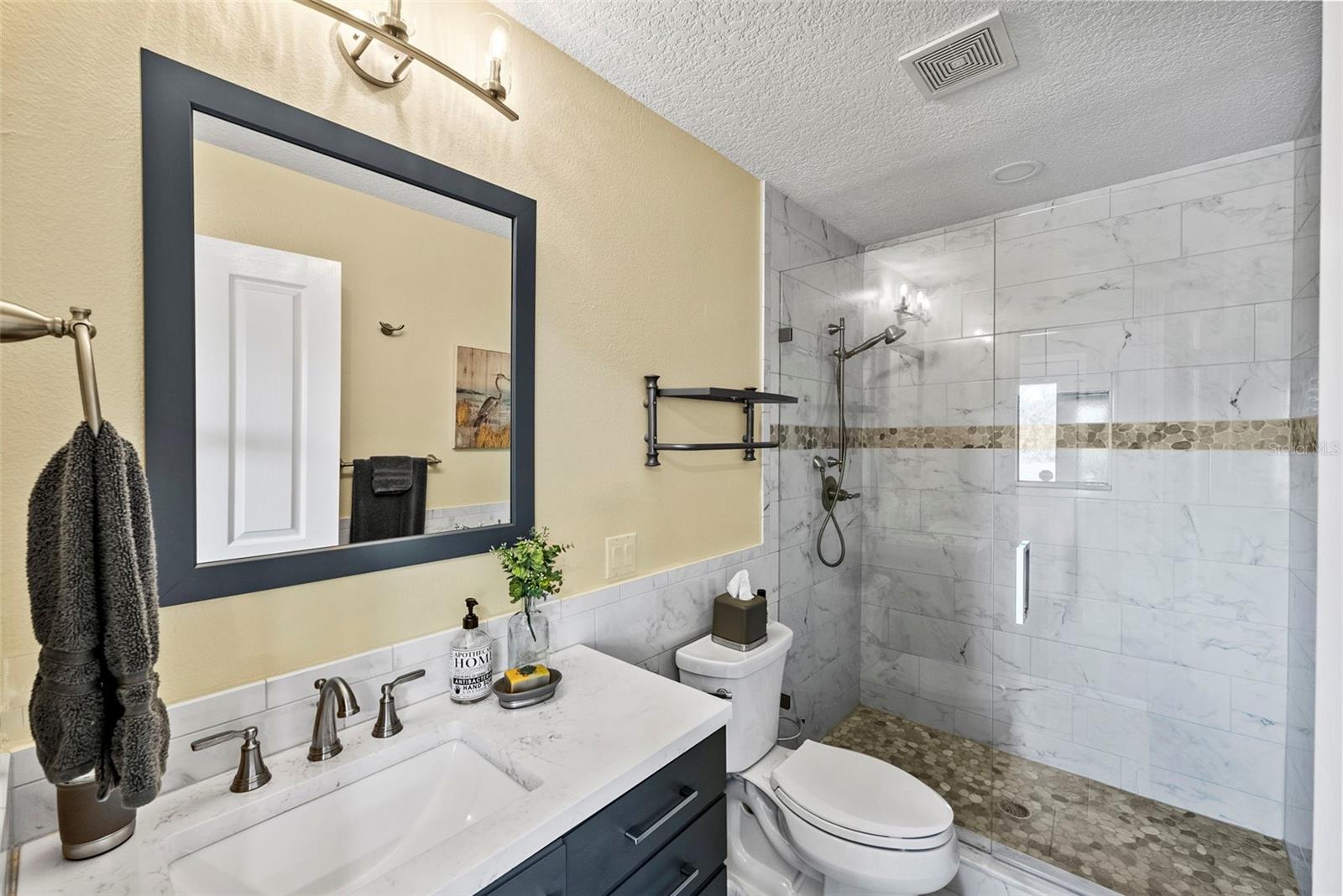 003599 - UNREC TRACTS IN 08-20S-17E - Residential