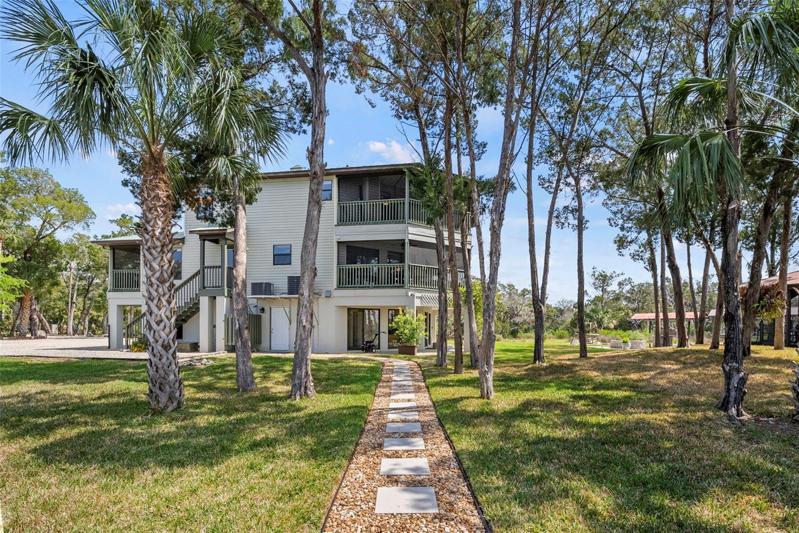 003599 - UNREC TRACTS IN 08-20S-17E - Residential