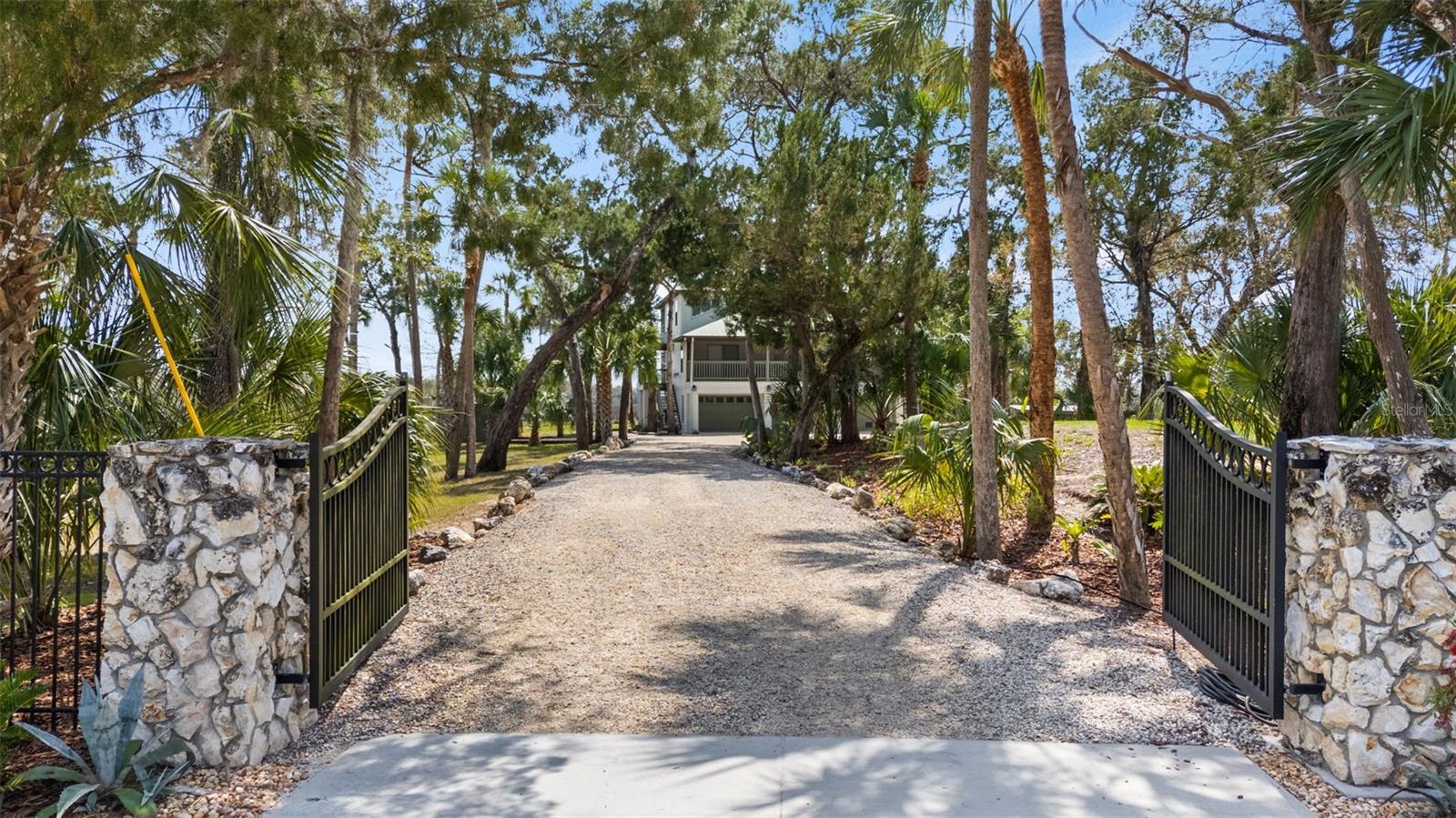 003599 - UNREC TRACTS IN 08-20S-17E - Residential