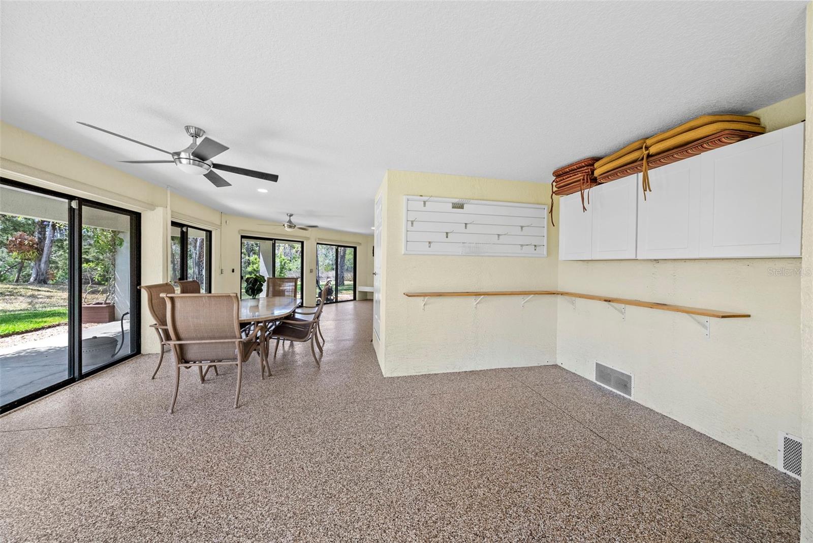 003599 - UNREC TRACTS IN 08-20S-17E - Residential