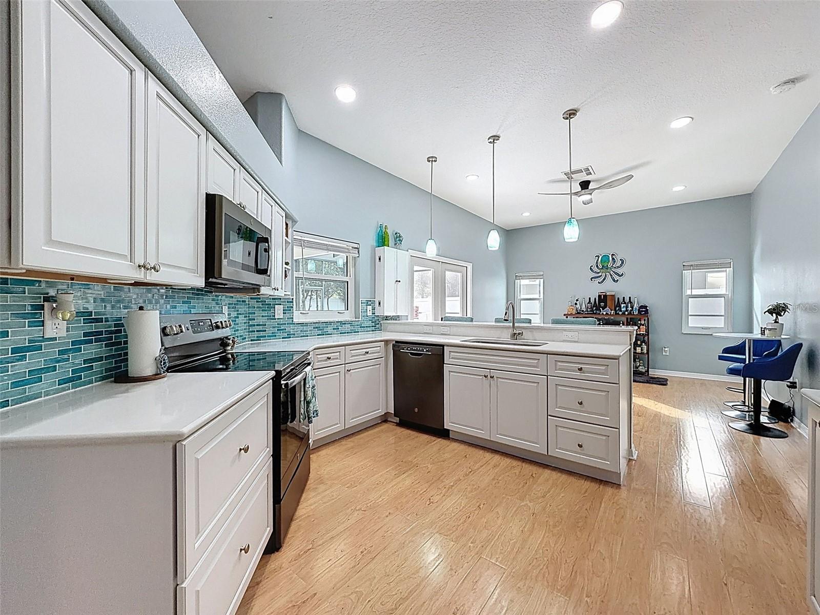 724 CYPRESS PARK AVENUE