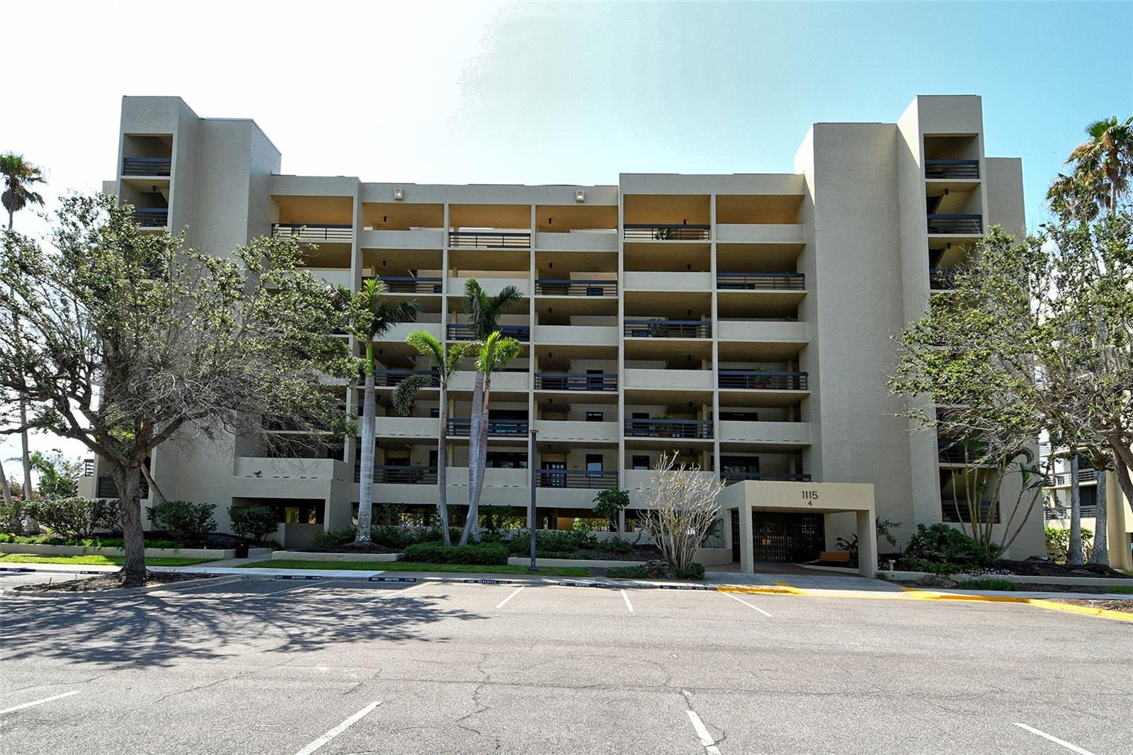 1115 GULF OF MEXICO DRIVE 304