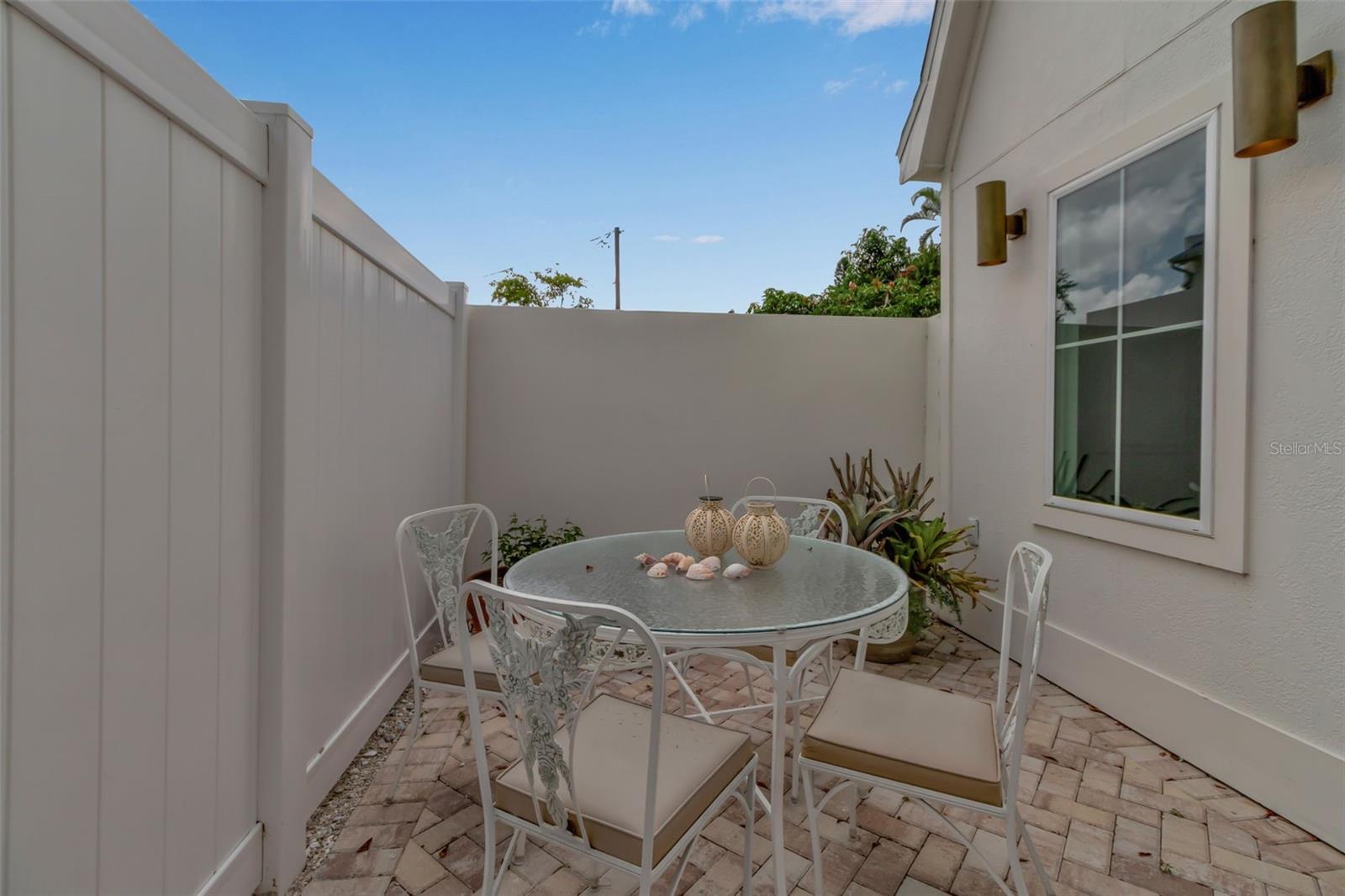 MCINTYRE WILSON & POTTERS - Residential