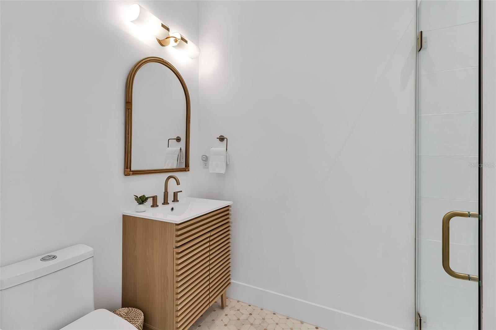 MCINTYRE WILSON & POTTERS - Residential