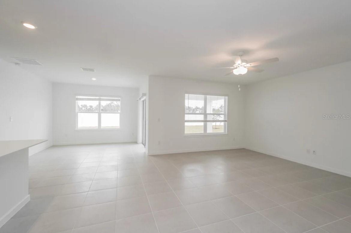 CALDERA PHASES 3 & 4 - Residential Lease