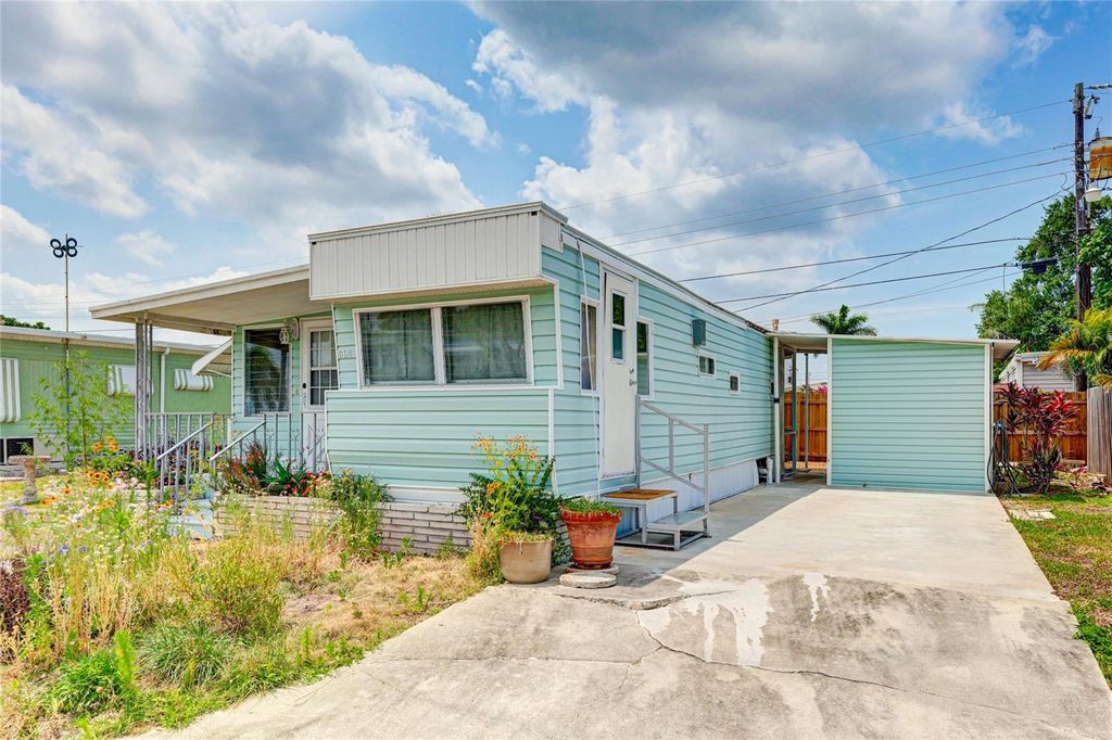 Photo of 604 49th Avenue Drive W, Bradenton, FL 34207 (MLS # A4693073)