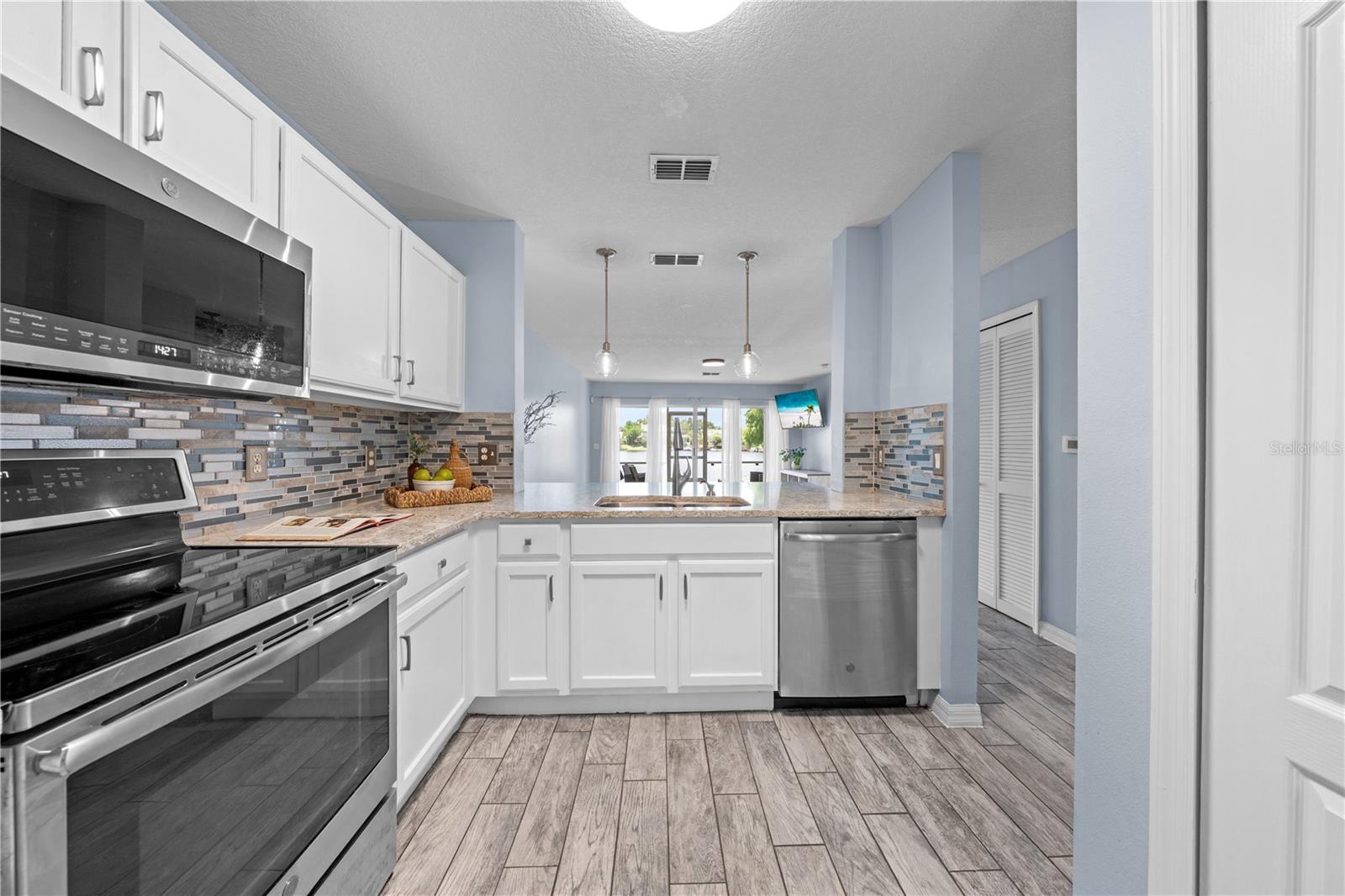2705 EMERALD LAKE CT 2705