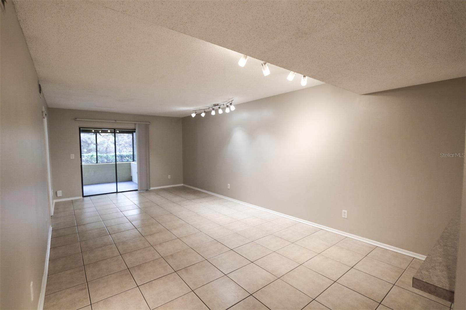 RIVER OAKS CONDO IV - Residential Lease