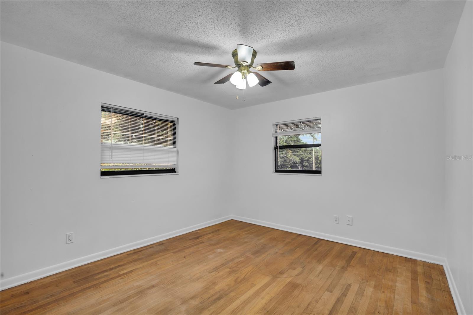 OAKVIEW - Residential