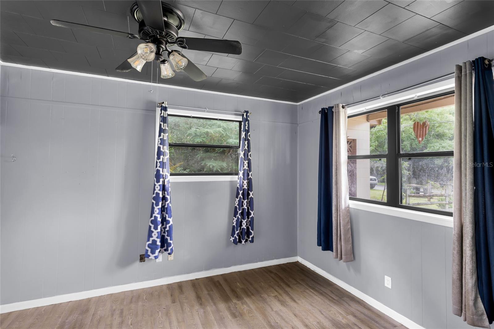 OAKVIEW - Residential
