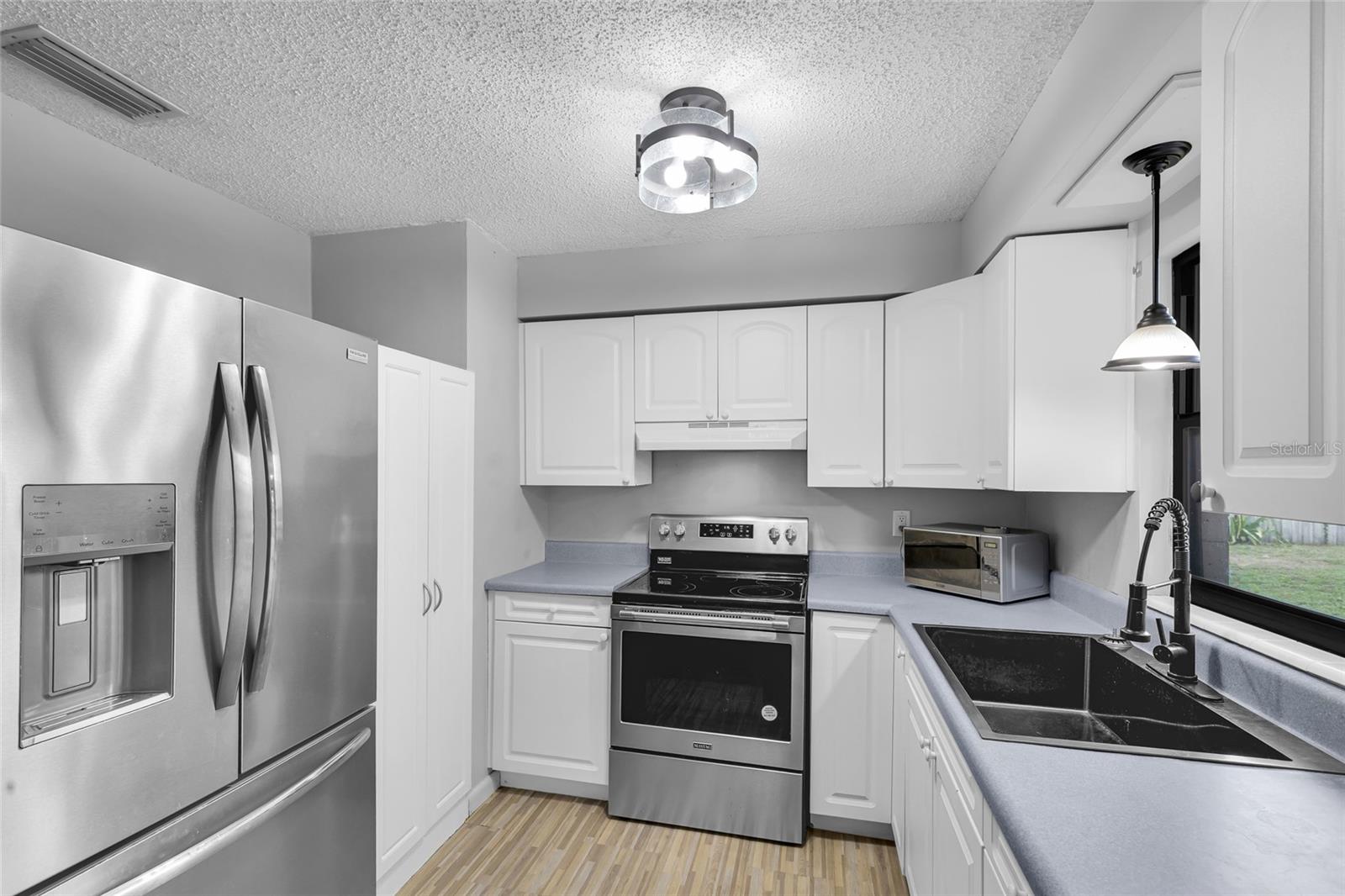 OAKVIEW - Residential